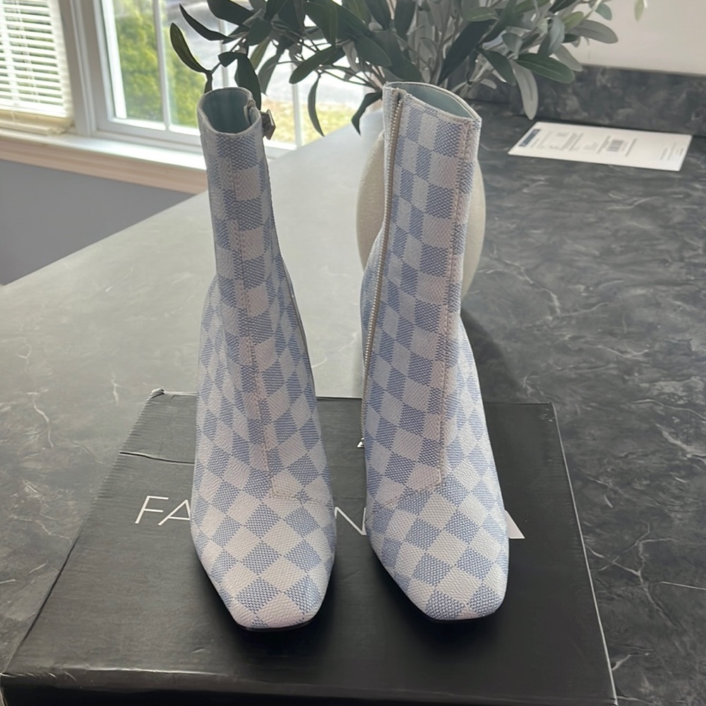 Brand new, never worn. Too big